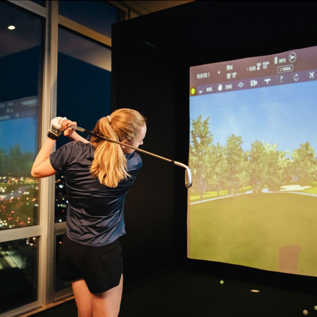 Shop Indoor Golf Foresight Sports GCHawk SIG8 Golf Simulator