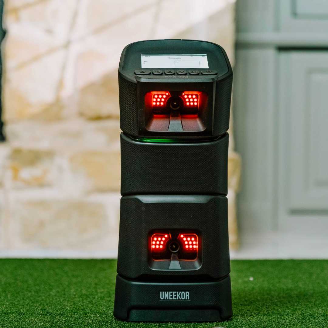 Shop Indoor Golf Uneekor EYE MINI SIG8 Golf Simulator Package